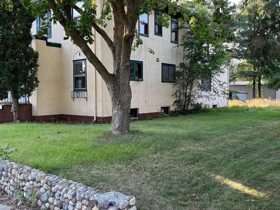1st image of 629 2nd St S
