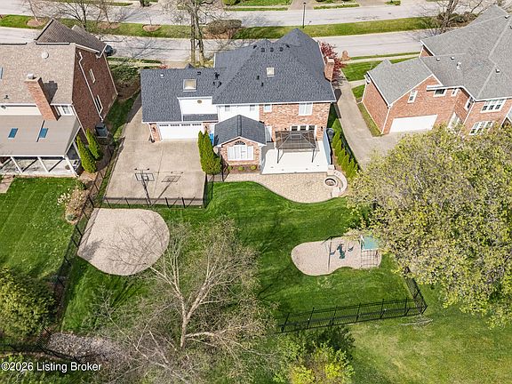 4th image of 842 Lake Forest Pkwy