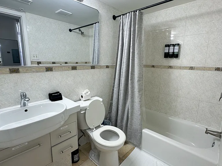 217 N 11th St #301 — Photo 32