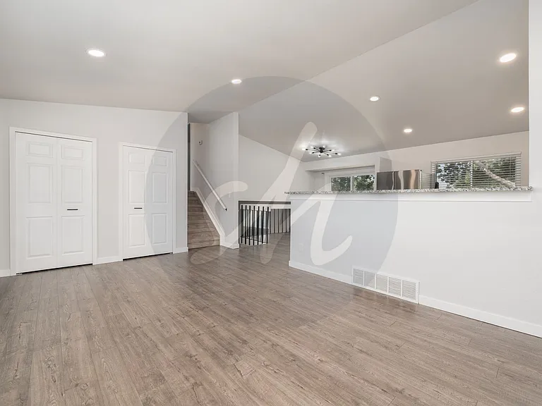 4962 Filarees Cir — Photo 5
