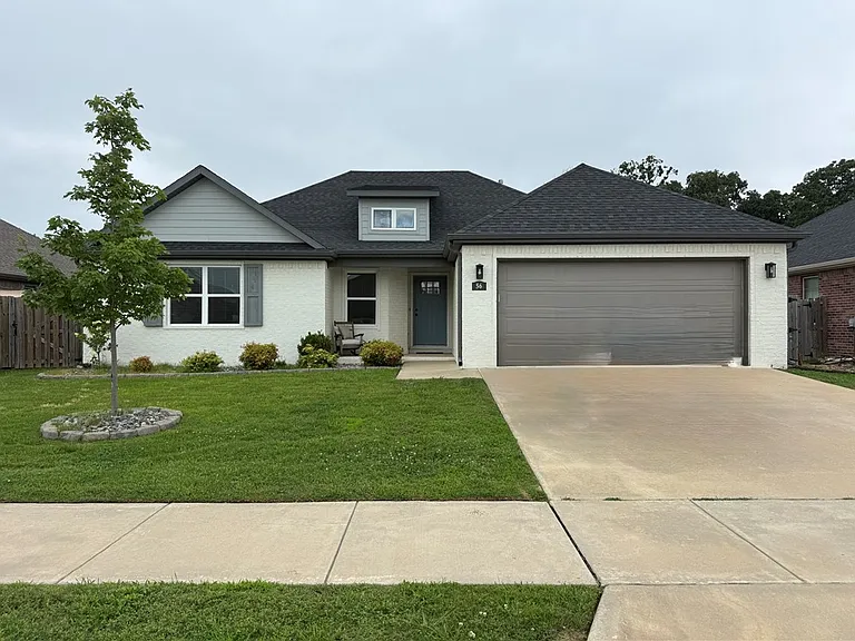 56 E Loveland Loop — Photo 1
