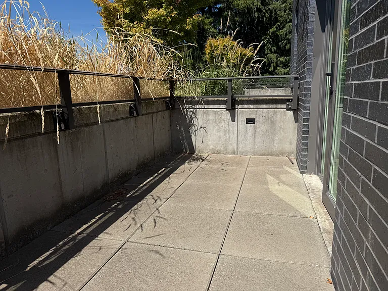 Cambie St — Photo 16
