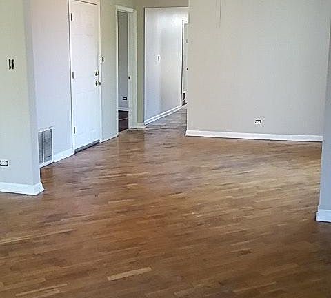 3rd image of 446 N Lawler Ave #1
