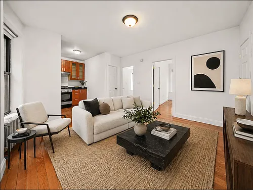 107 Christopher St Photo 1