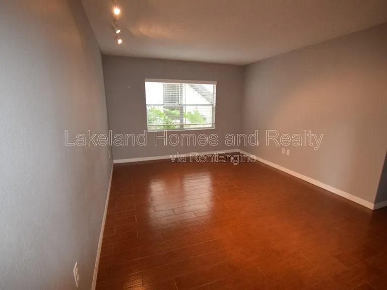 1005 S New York Ave #9 — Photo 8