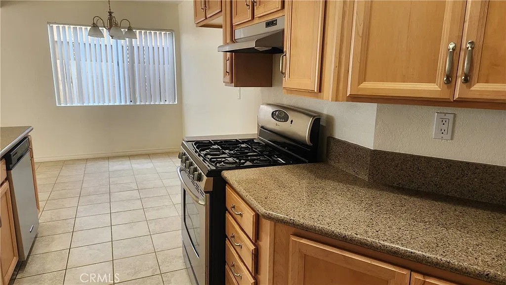 2 bed, 1221 sqft, $4,350 — Photo 4