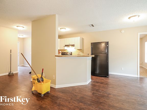 5th image of 15108 SE 25th Ave