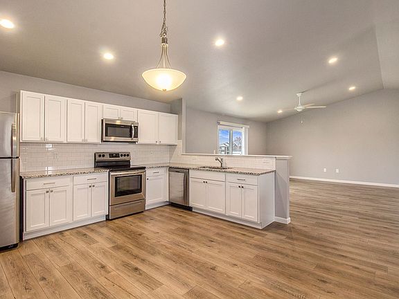 2nd image of 16044 Bedington Dr