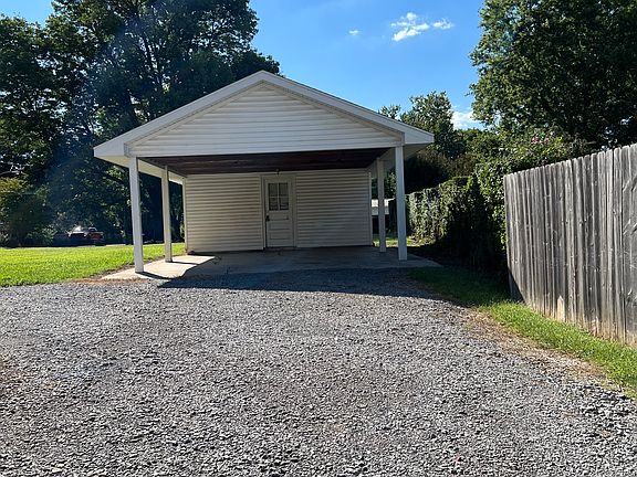 5th image of 621 Kingwood Dr