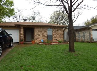 627 Allencrest Dr, White Settlement, TX 76108