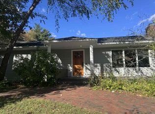 16 Richards Dr, Brunswick, ME 04011