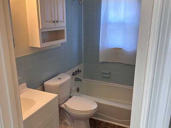 3rd image of 10809 King William Rd #3