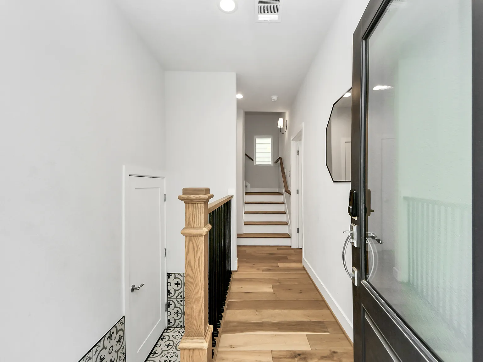 1223 West 16th Street Unit B - 1 — Photo 2