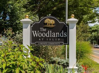 86 Cardinal Ln APT 2A, Islip, NY 11751