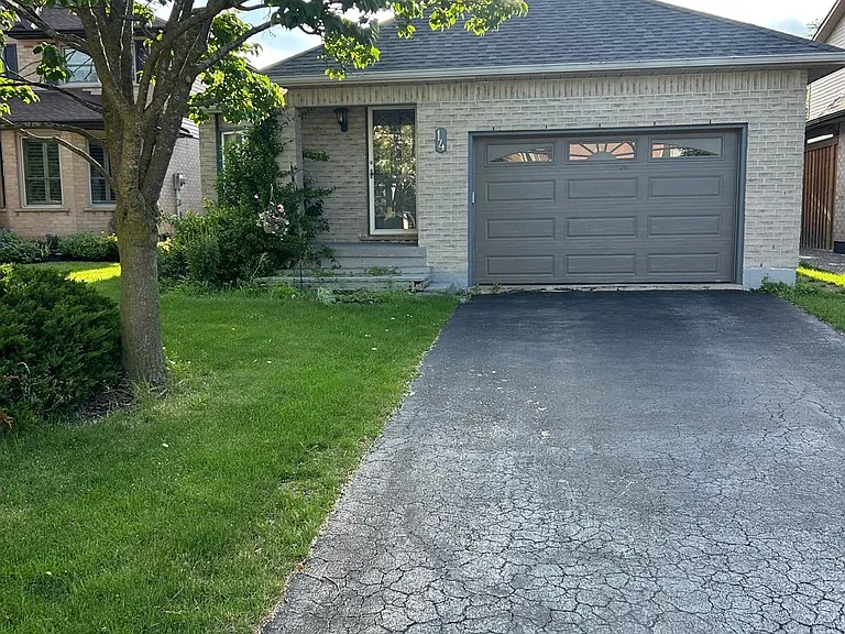 14 Amblecote Pl — Photo 2