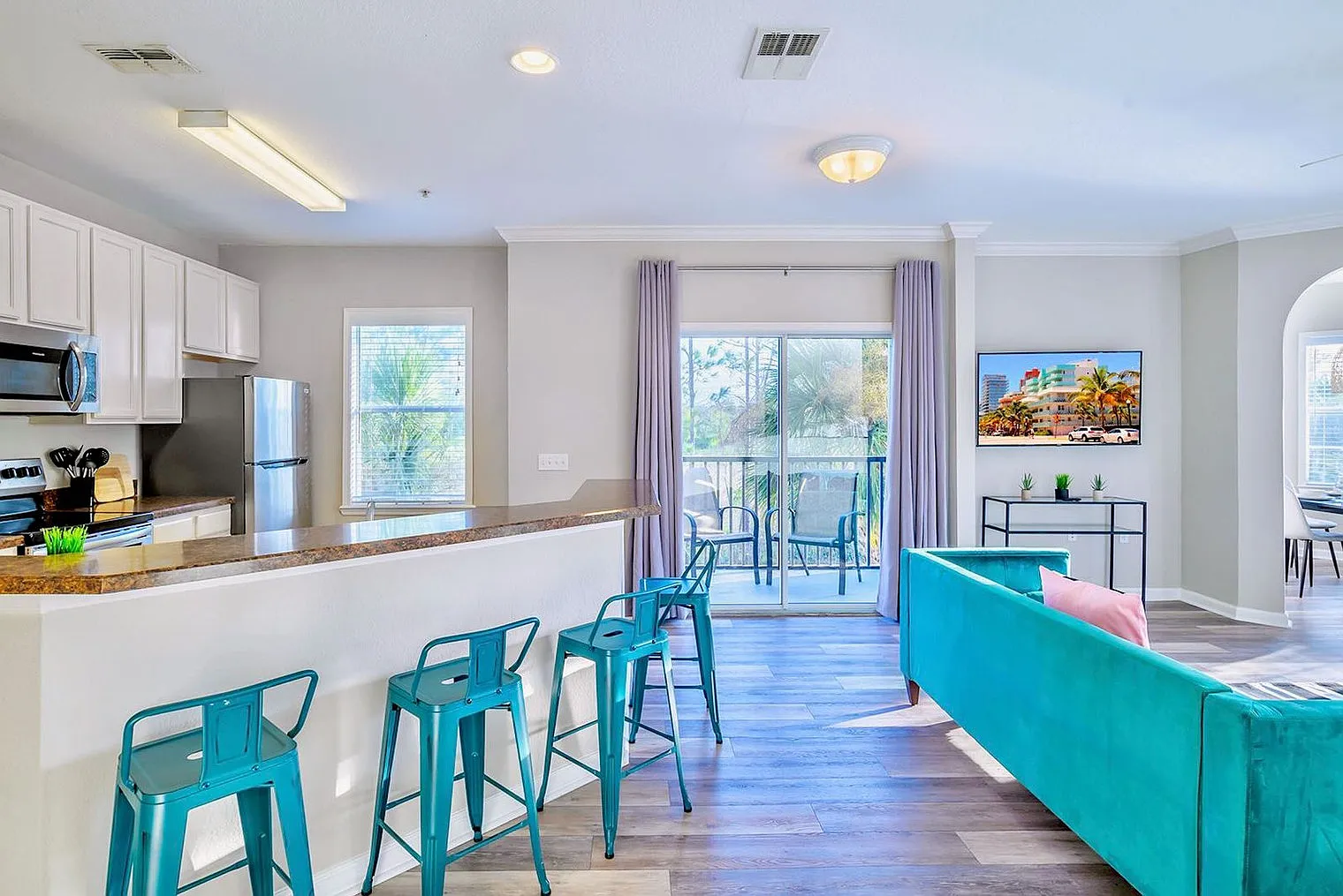 3 bed, 2.0 bath, 1280 sqft, $3,549 — Photo 4