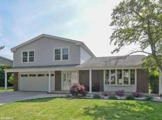 4035 Carousel Dr, Northbrook, IL