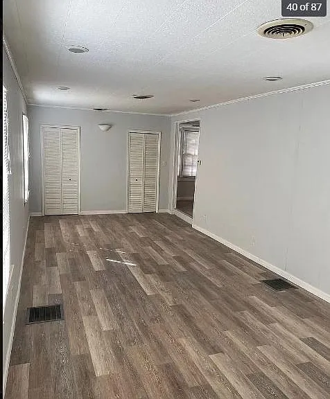 2419 S Greenwood Ave — Photo 35