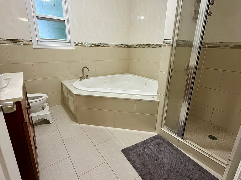 16431 Underhill Ave — Photo 3