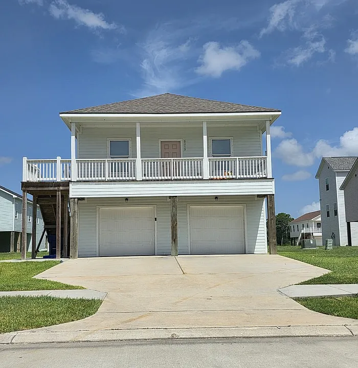 6319 Red Oak Dr