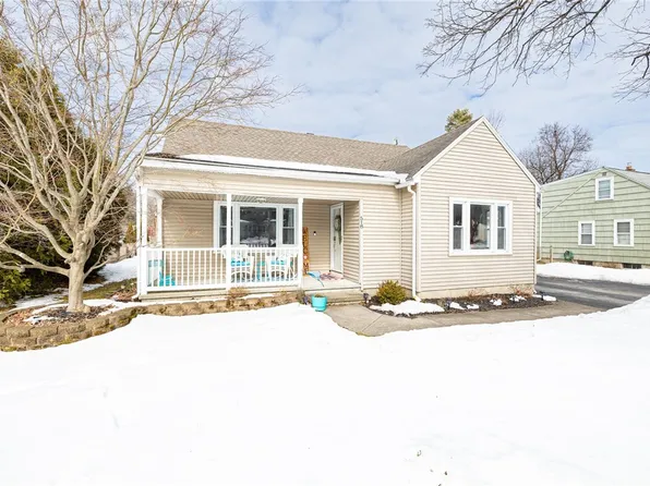 518 Apple Orchard Ln, Webster, NY 14580