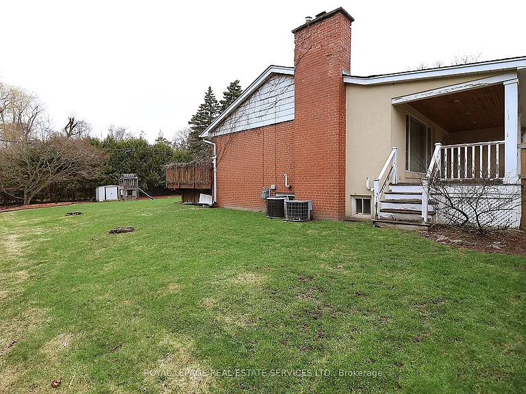 222 Alscot Cres — Photo 38