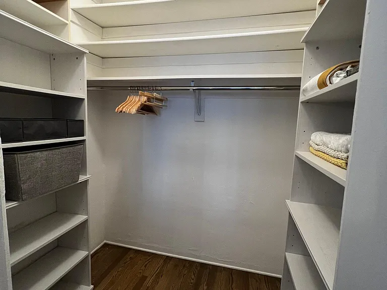 132 S Bedford Dr #105 — Photo 10
