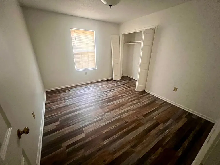 620 Oak Park Blvd #101 — Photo 25