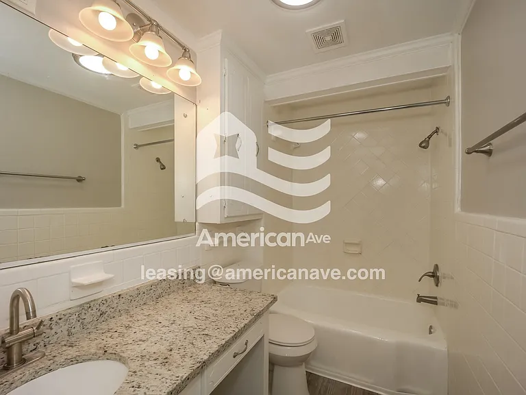 215814_011_wm_-_main_bathroom_13511989.jpg