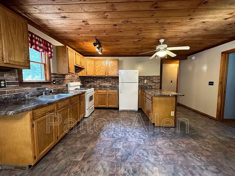 267 Davis Creek Rd — Photo 8