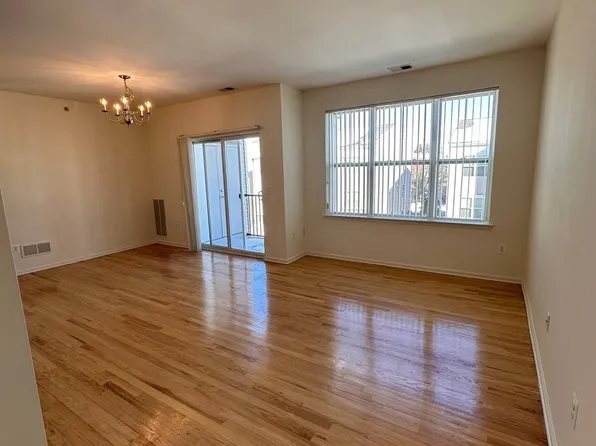 205 Union Ct #205, Perth Amboy, NJ 08861
