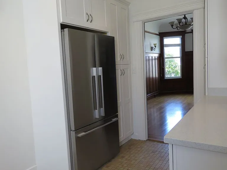 819 Ashbury St — Photo 24