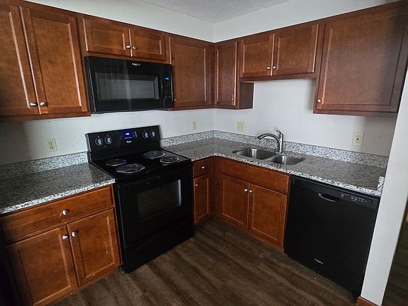 4th image of 101 Village Dr #101