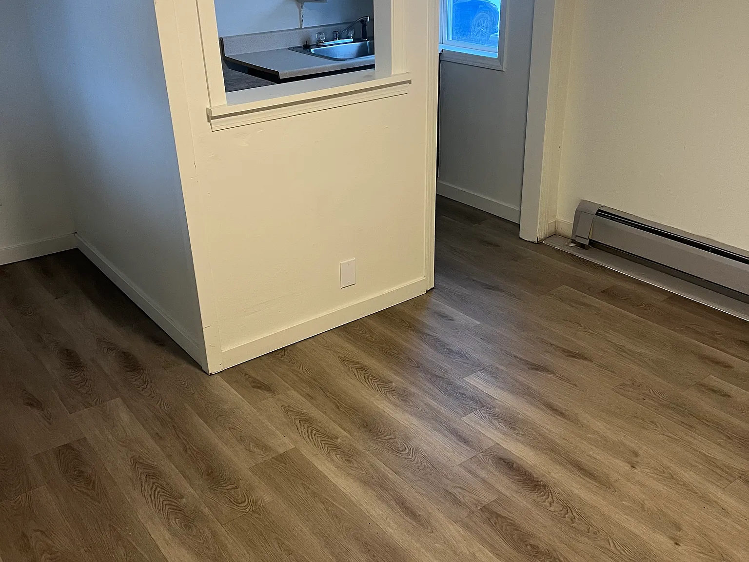 Studio, 300 sqft, $800 — Photo 4