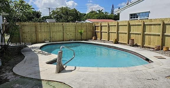 2nd image of 41 SE 3rd Pl #41