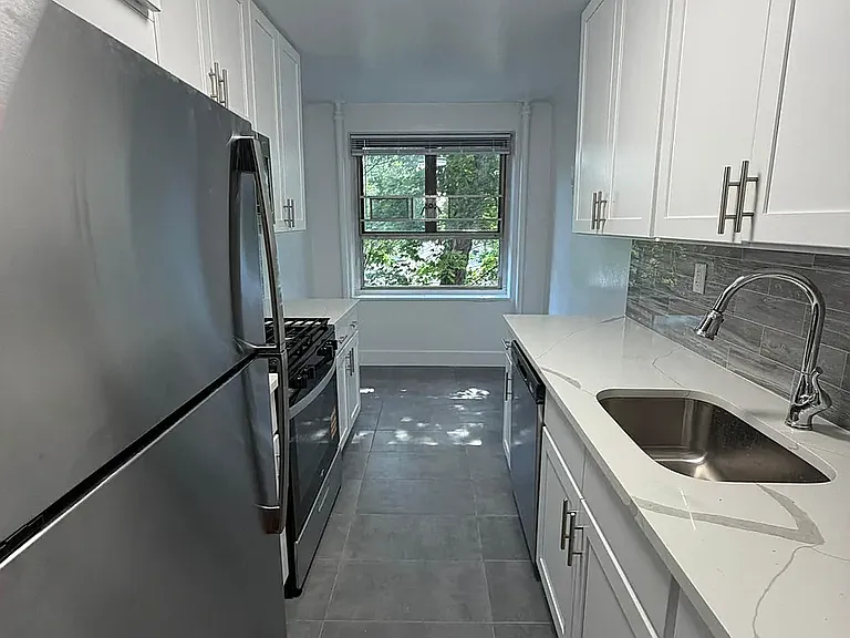 185-19 64th Ave #6J — Photo 2