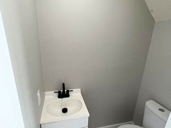 4th image of 175 Bell Court Dr #7