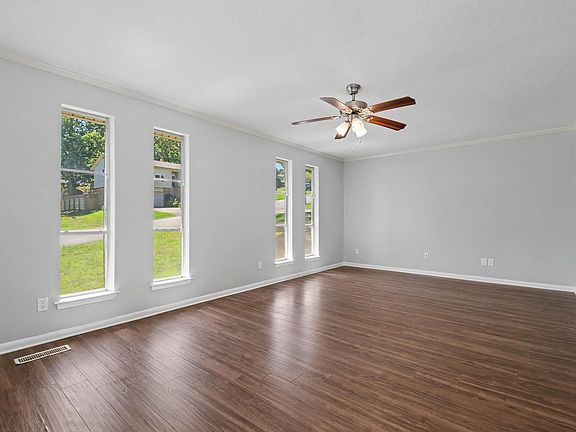 5th image of 19 Donnell Dr