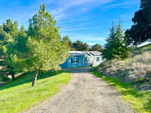 601 Cowden Rd, Hollister, CA 95023