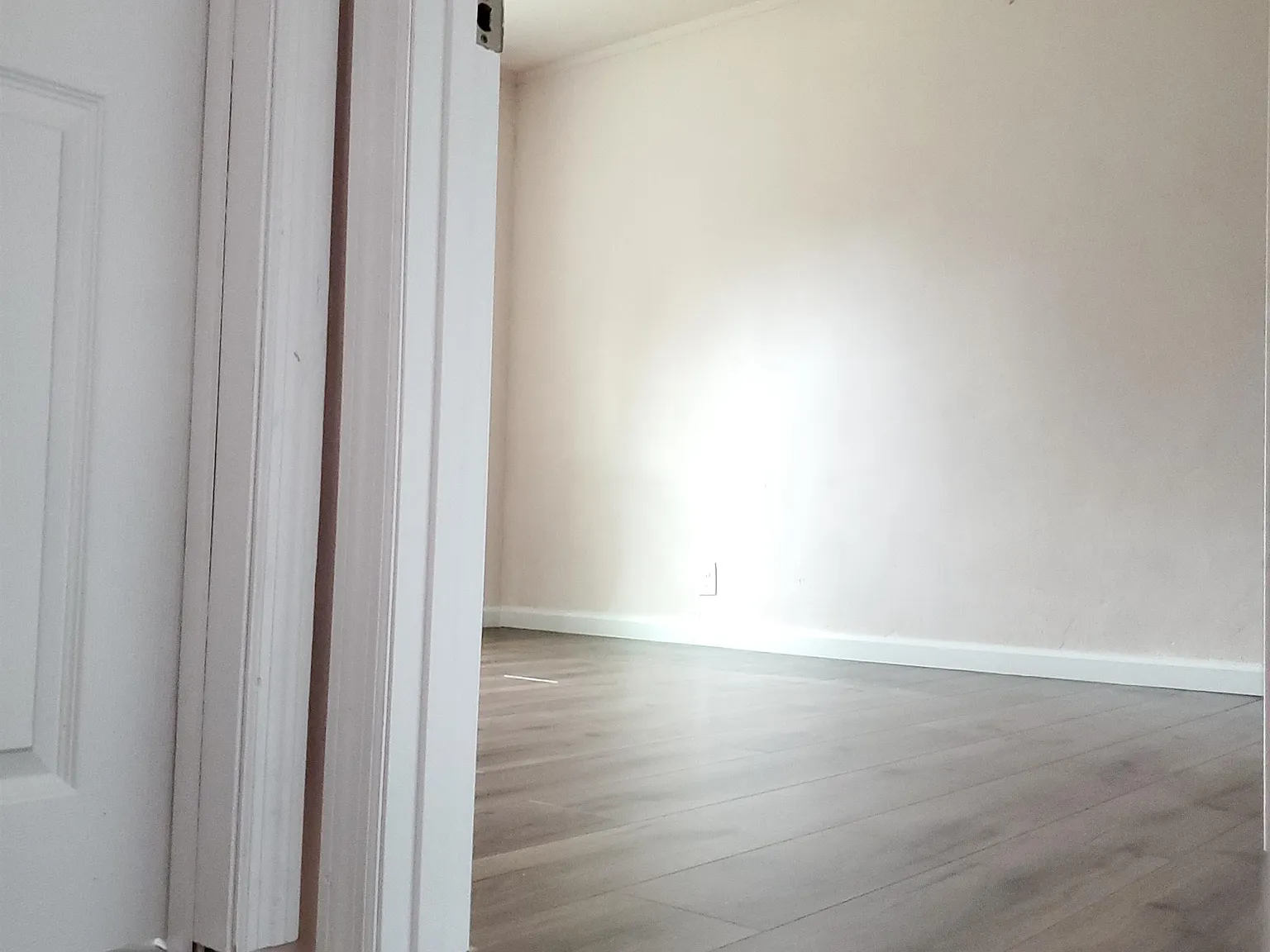 1086 Clinton Road — Photo 4