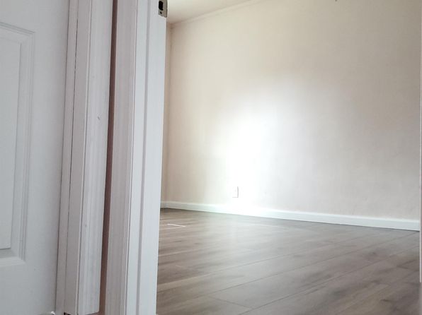 1086 Clinton Rd #1
