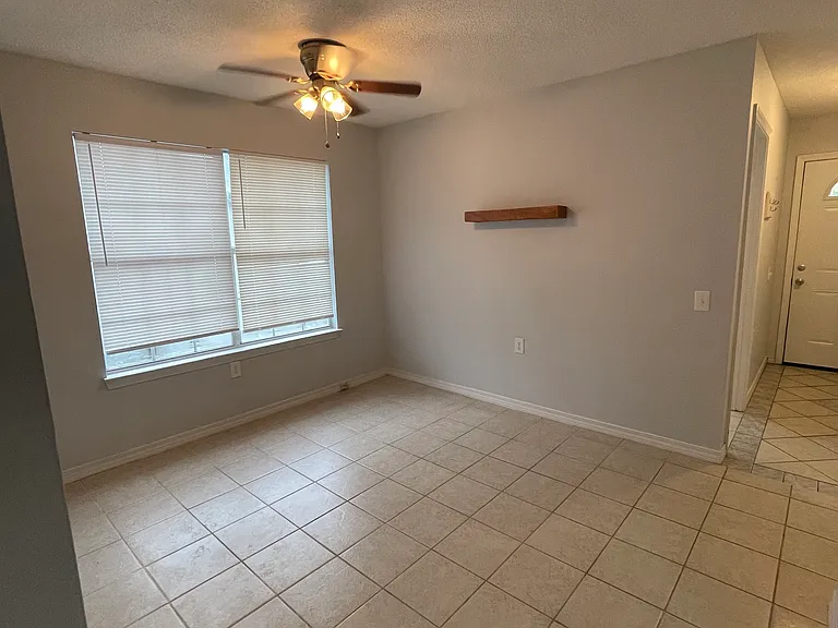 1145 Merrie Way — Photo 7