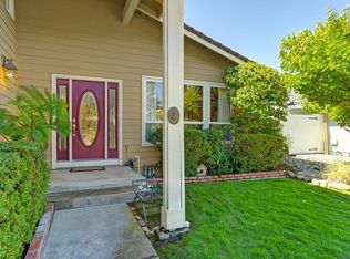 1320 Greenborough Dr, Roseville, CA 95661