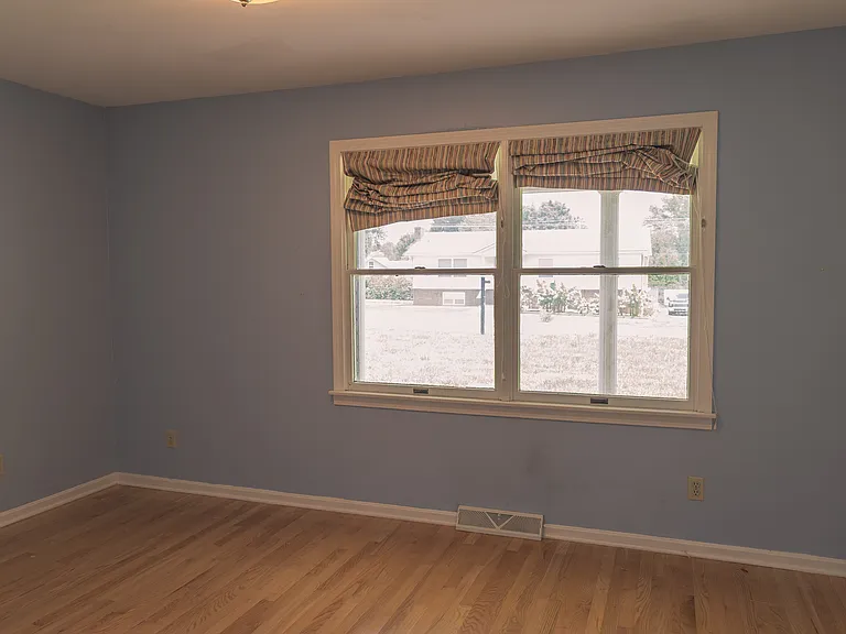 4879 Smallhouse Rd — Photo 11