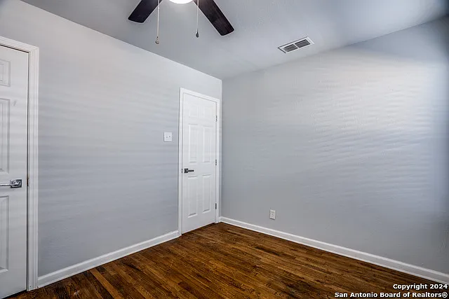 1403 N Ctr — Photo 19