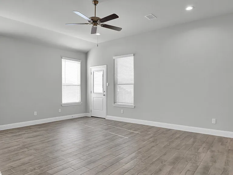 1717 Sparrow St — Photo 15
