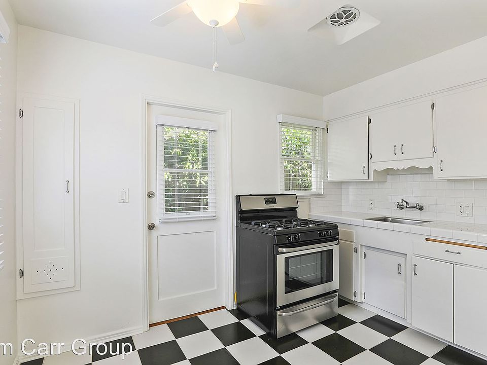 1st image of 457 Westminster Ave #D