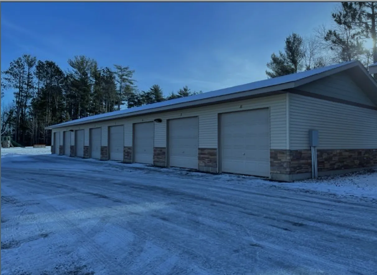 Lakewood Heights Apartments — Photo 4