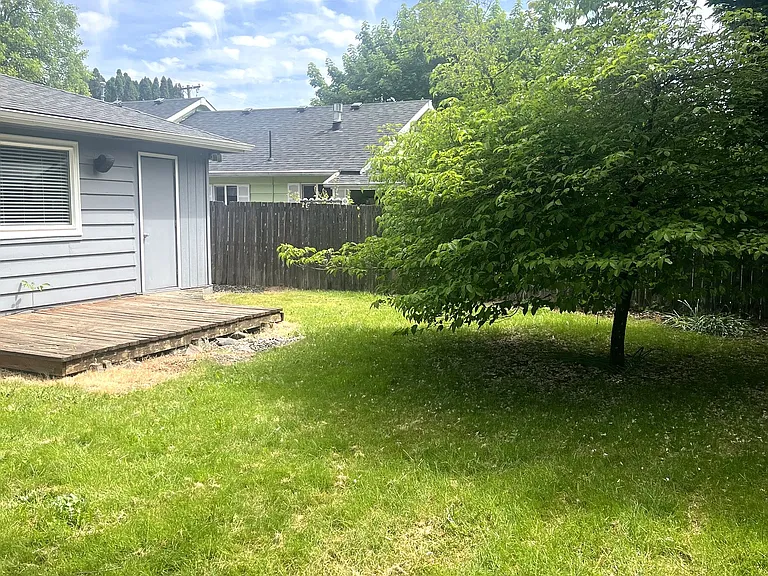 516 NW Forest St — Photo 34