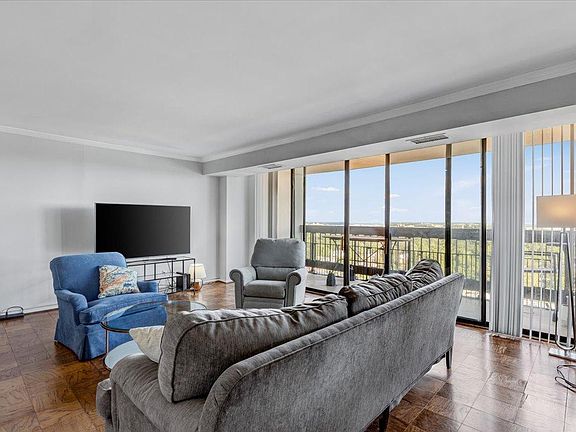 2nd image of 3800 N Fairfax Dr #1610/1612